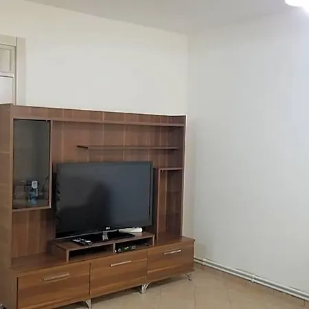 Huge Evleri 3 3* 이츠멜레르